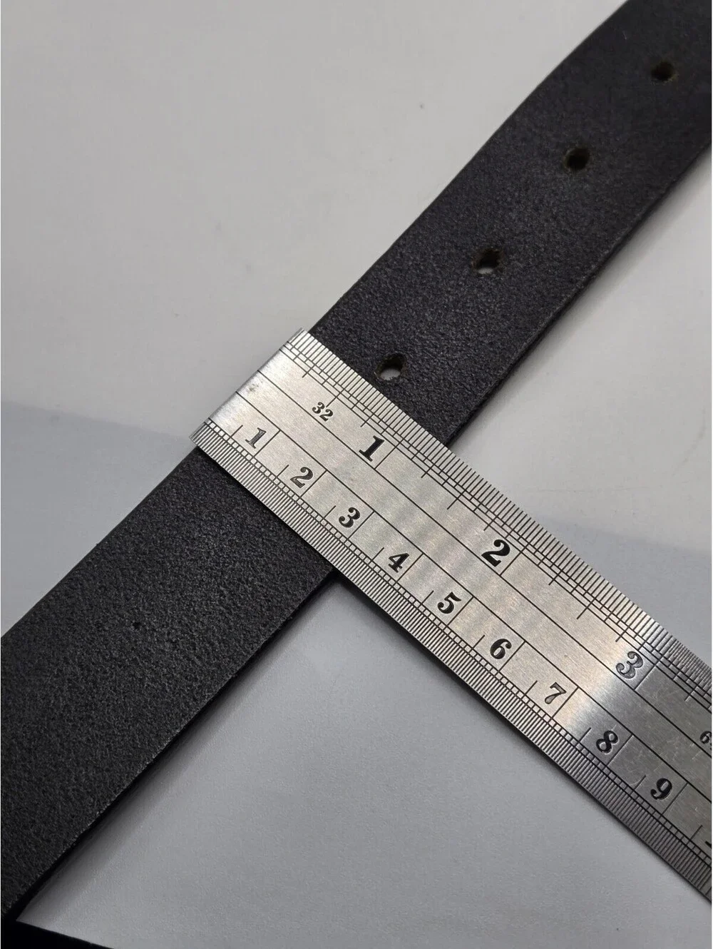 Eddie Bauer Women's Black Leather Belt with Gold Horseshoe Buckle Sz 34